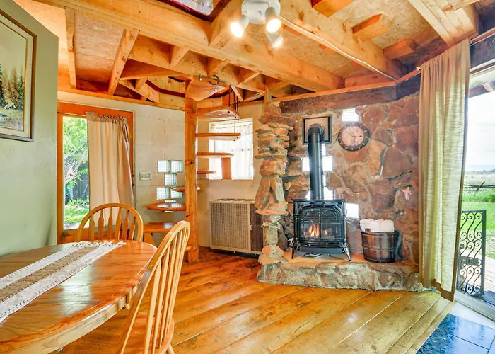 Holiday home 'snowflake Cabin' - Mins To Cody & Red Lodge!