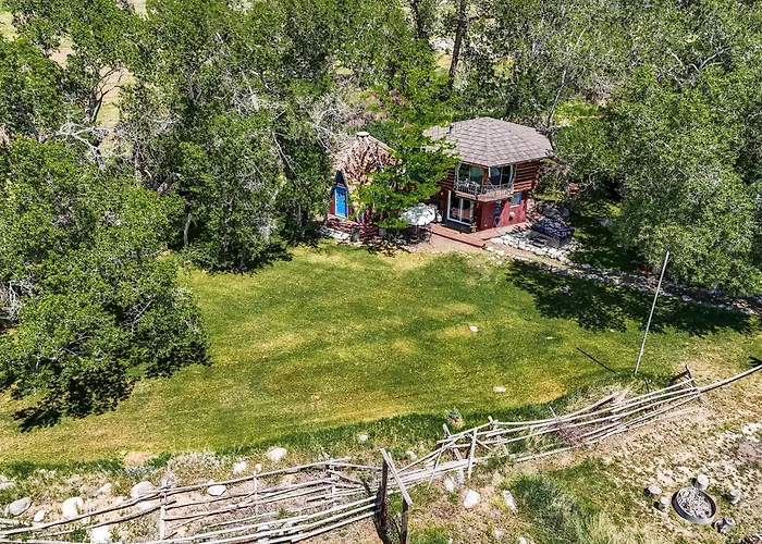 Holiday home 'snowflake Cabin' - Mins To Cody & Red Lodge!